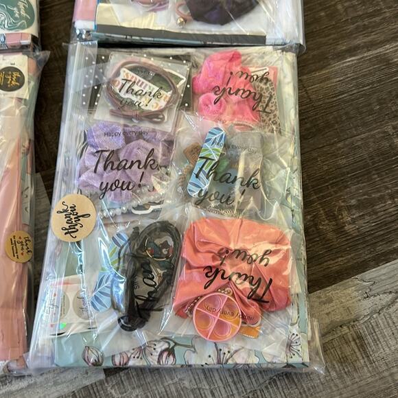 Mystery bag polymailers get 30 poly mailers 5 of 6 different patterns & prints - Picture 3 of 8